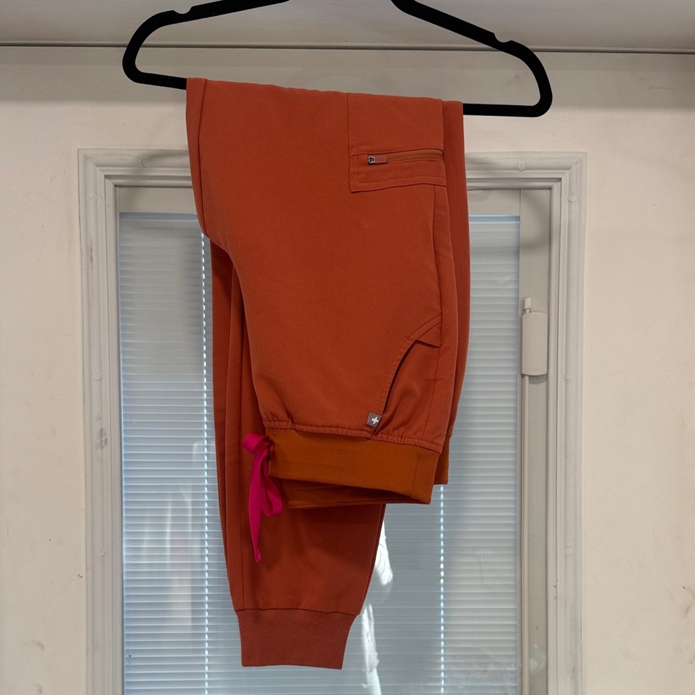 Figs Women’s Small/Tall Terracotta Joggers